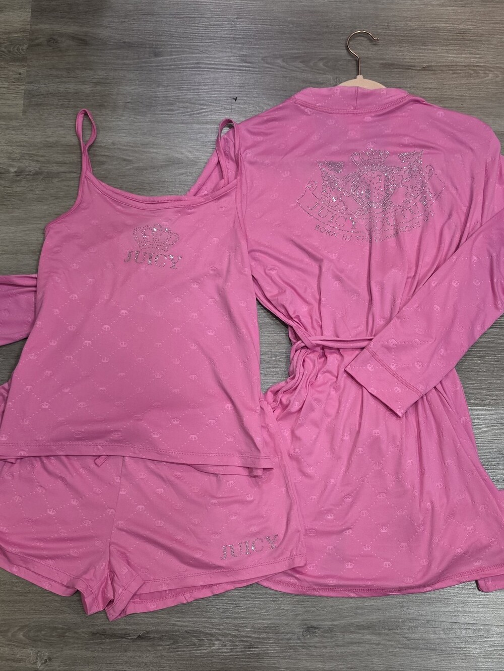 Juicy Couture 3-PC Born To Be Glamorous Robe, Cami ,& Short PJ Set - Picture 3 of 11